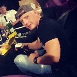 Парень, ищу девушку для секса Парень, ищу девушку для секса